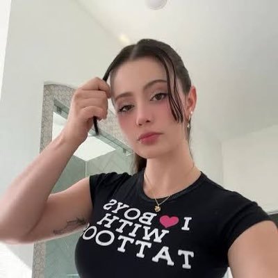 mary64604's profile picture. 