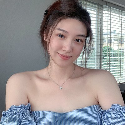 shhdalonazy's profile picture. 🌸 A love of art and a strong creative spirit