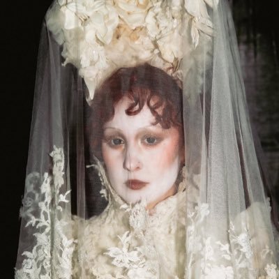 byebyeeebaby's profile picture. isaac newton's lawyer