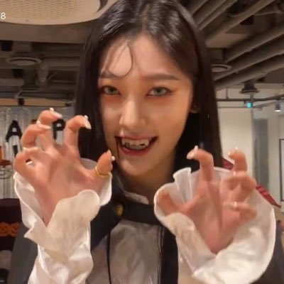 xeviasoul's profile picture. cheesy bread