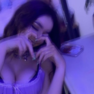 Suzziicaky's profile picture. 19 🌠
psych ☆
•breathing quiet constellations into existence•