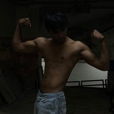 Devsthetix's profile picture. Lost in the right direction⛰️