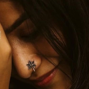 SayraSree's profile picture. 𝓣𝓱𝓲𝓼 𝓲𝓼 𝓳𝓾𝓼𝓽 𝓽𝓱𝓮 𝔀𝓸𝓻𝓵𝓭 𝓸𝓯 𝓶𝔂 𝓽𝓱𝓸𝓾𝓰𝓱𝓽𝓼💚