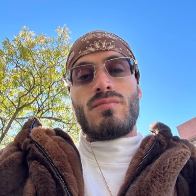 ladkanipr's profile picture. 👁️ Portorican/Palestinian Descendant 🇵🇷🇵🇸