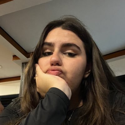 srtatoria's profile picture. seios fartos, lares destruídos