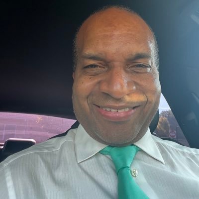 gary_smithx2's profile picture. doctor     Let Love Leed