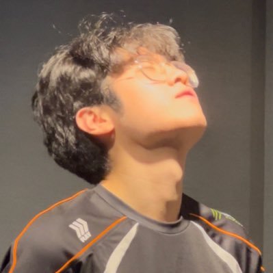 hourlywooje's profile picture. archive for #zeus #최우제 #제우스 ⚡️