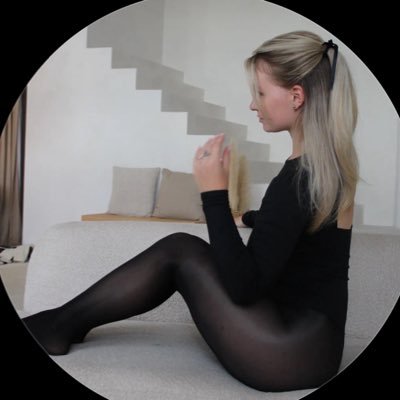 GODDESSLYNnc1's profile picture. Findom | Contrôle mental | Fétichisme des pieds | Humiliation privée impitoyable & raffinée. Je sculpte les esprits, brise les égo élève les soumis Dm tribut .