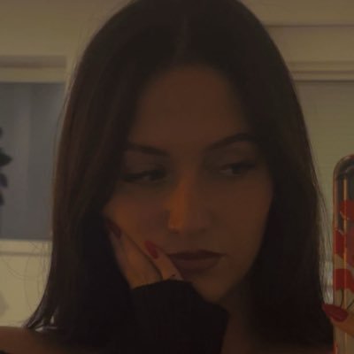 clairecstn's profile picture. 27