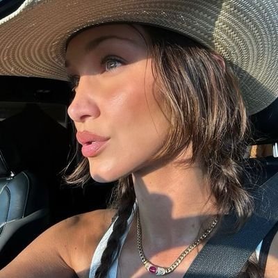 iBrinaTorrance's profile picture. 