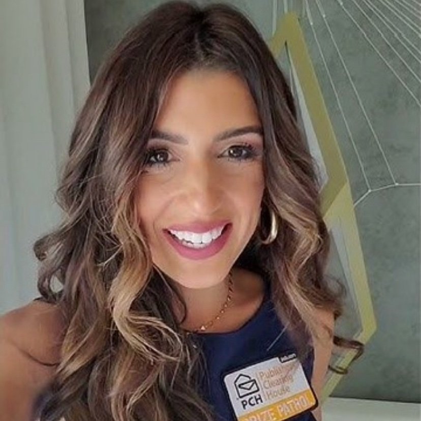 DanielleLad2os's profile picture. 