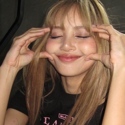 belennn_j's profile picture. 