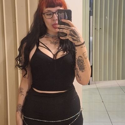 victxrya_'s profile picture. formada em biologia e em falar merda