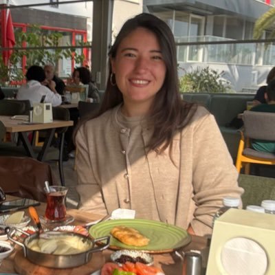 cansukaramanolu's profile picture. 