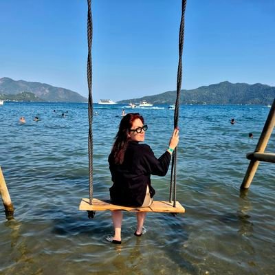 symsimsek's profile picture. 