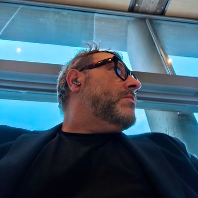 mikelprat's profile picture. Sindicalista. Sufridor transpactivista. Ganador del prestigioso premio Cazatoletes '18. Racistas=block. Antifascista (cómo no)