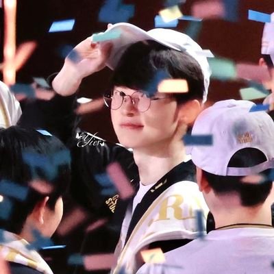 1112442111_1's profile picture. 