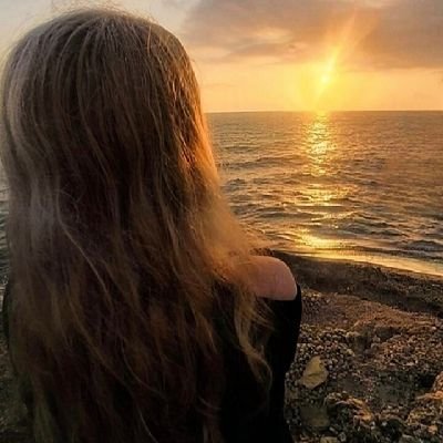 AlohaVeraz's profile picture. what goes around comes around ⚖ MAGA🇺🇲 Patriot 🇺🇲 MAHA, Mother, Cat lover, Summer 🌊 Beach ⭕ No DM