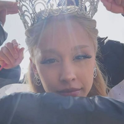 f_4irytale's profile picture. 