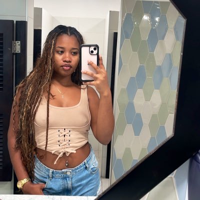 trinaeja's profile picture. IG: trincesssa | God and time