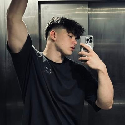 ZEKRRO0M's profile picture. 