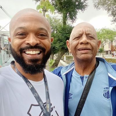 VitekoMatos's profile picture. Antirracista, antifascista e santista.