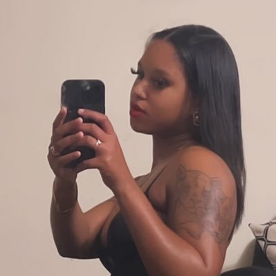 l0money_'s profile picture. 