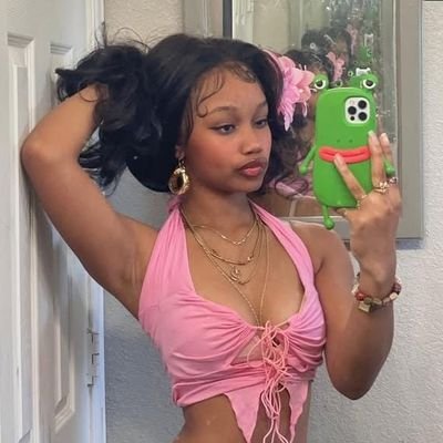 cassiezzqs's profile picture. ̟    ᘎ elu / delu  ⊹                                                                                                  ᰋ.    17     :    444    ᰍ