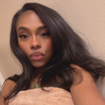 kaynayrobi's profile picture. brooklyn girl in the dmv | panameña 🩰