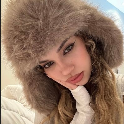 xoJewelsJarae's profile picture. 🇫🇷🇲🇽🇺🇸 20 Trans-Lesbian, Billie Eilish stan, and overall just a depressed autistic bitch #HowYouGonnaHateOnLesbiansButWantTheirHelpWhenYouHaveHIVThough