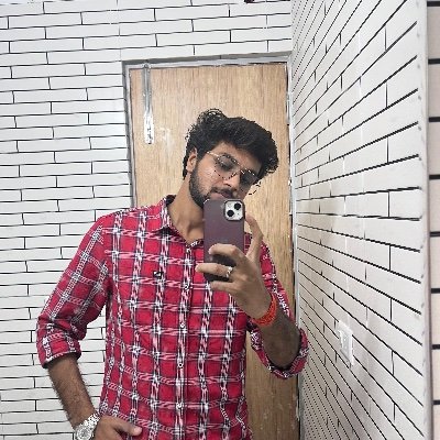 rohitsin__'s profile picture. Manifesting red flags for myself