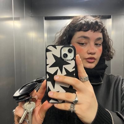 rendelicious7's profile picture. wing it while figuring it out (she/her)