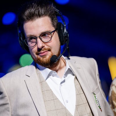 HektorCast's profile picture. Freelancer as Caster for Rainbow 6 Siege & EA FC 25 
Opa des E-Sports.
Sieht aus wie 35.
Sponsored by Kamillentee