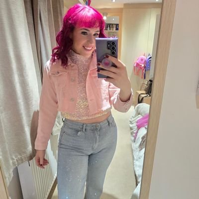 lilmisstitanium's profile picture. Manchester||Live Life To The Fullest||Scoliosis Warrior🔩||Britney||Disney||Britney Spears Follows||JLS Follows 💙💚💛❤