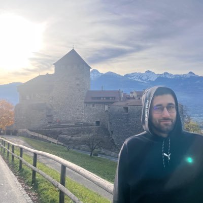 alperenmnp's profile picture. 