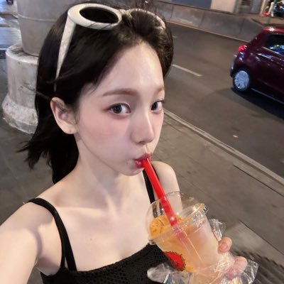chchishappi's profile picture. 有缘千里来相会 无缘对面不相逢