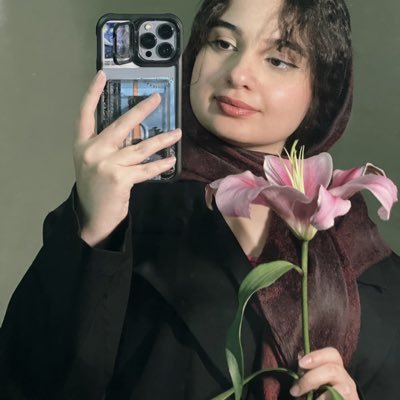 khorshidenime's profile picture. به نگهبانی دل مشغولیم.