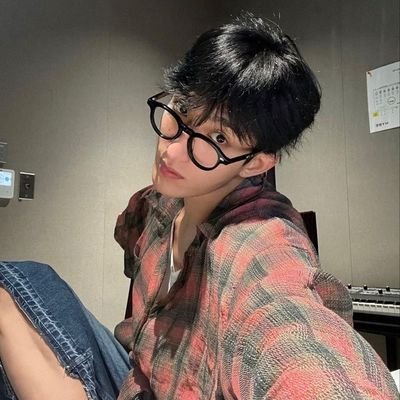 smwhrintagaytay's profile picture. if i could kiss your mind, i would #SEVENTEEN