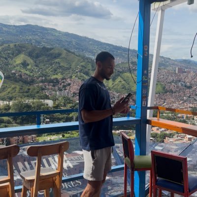 Kinvest28's profile picture. Investing in OUR future. Christ is king 🕊️✝️🙏🏽  Psalms 37:16-21 NET 📖