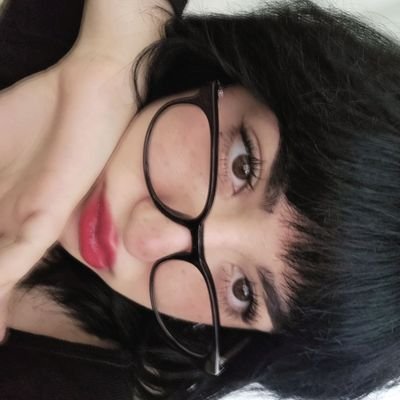 sstarqi's profile picture. manipulatif, dusunceli ve 21 yasinda | @cilekirmizi yedek