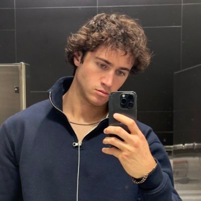 chiefhype's profile picture. Roman Catholic, apps @AlphaSchoolATX, @GauntletAI 1