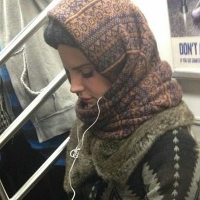 blablaandmeow's profile picture. احب اسولف