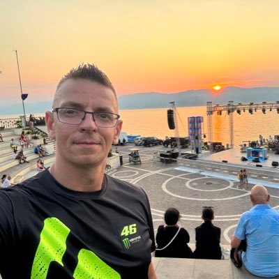 SimoneSFvr46ITA's profile picture. ITALIA💙🇮🇹🇵🇱🏁MotoGP🏍 F1🏎ACMilan❤️🖤Maldini Nesta Buffon Totti Baggio VR46Rossi MonsterGirls 🖤💚WLF💄👠💋🇮🇹13