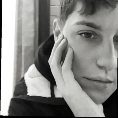 XristinaP81's profile picture. Να είσαι η αιτία που κάποιος θα χαμογελάει όταν θα σε θυμάται!Τεχνολόγος ραδιολογίας ακτινοθεραπείας☢️