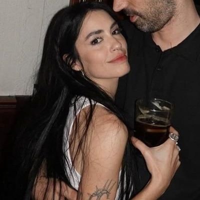 stainedswifts's profile picture. llevo mi lugar tatuado en la piel, hice esta canción para no olvidarme