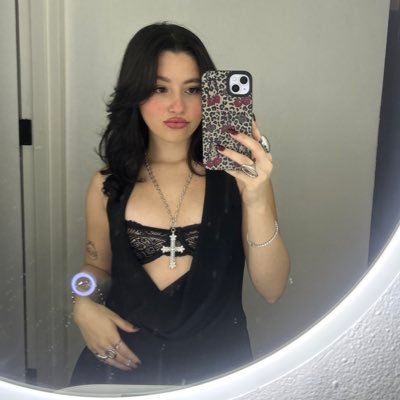 partygetsmeewe's profile picture. e4ever | hala madrid 🤍