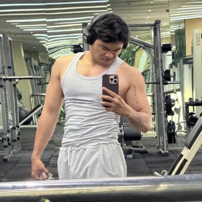 Chienoe06's profile picture. A 5’6 RPm Ψ I major in gaslighting. tryin to be genuine | disgust & envy pressin my console