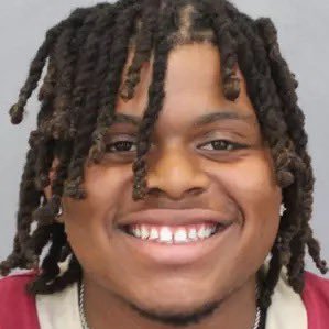 Damari_Roberts_'s profile picture. Versatile offensive lineman || 6’0 275 || 3.25 GPA || Bench:325/Squat:595 || 📲 202-747-8826 || Email:mroberts090206@gmail.com