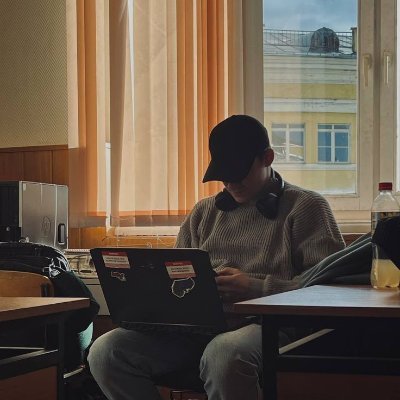 Johnluvtech's profile picture. Mental Health tips // Love tech // @UCLA