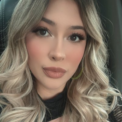 alelamamii_'s profile picture. Mom • Raver• Spurs fanatic• my family @Isai659 ❤️💍 #techno #house #trance #spurs #wemby #anjunafamily #momlife #porvida #catholic #god